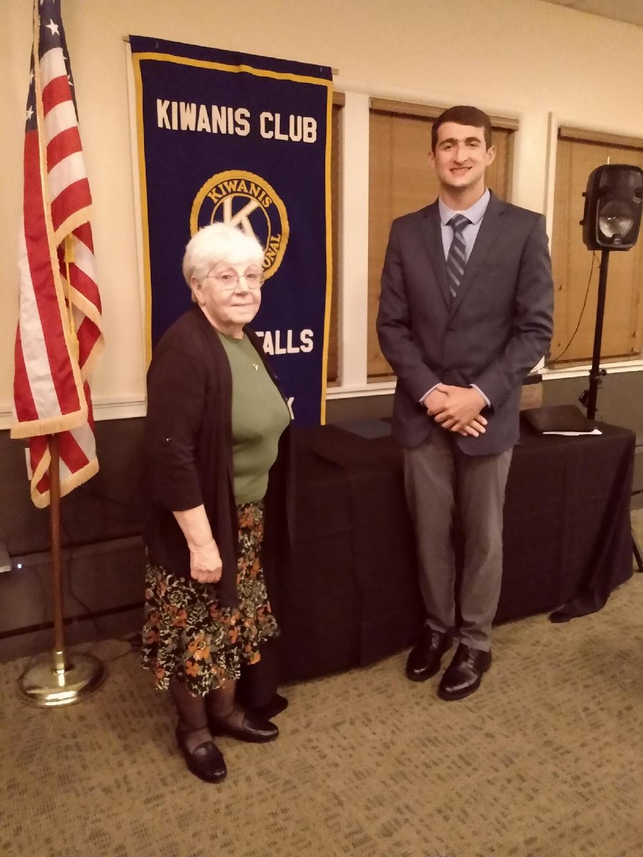 Atownes1127's tweet photo. Last night Kevin Milza was awarded the Steve Sheehan Kiwanis scholarship award. Very well deserved, congratulations π
#qmitted #queensburyschool https://t.co/FszR13Hzjh