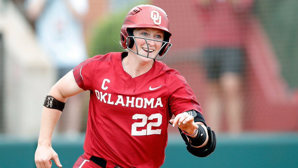 OU_Softball's tweet photo. 🎉 It's a birthday 𝐭𝐫𝐢𝐨! 🎉

HBD to Jana Johns, Lynnsie Elam 𝐀𝐍𝐃 Coach Gasso! https://t.co/4QGdNYAKZx