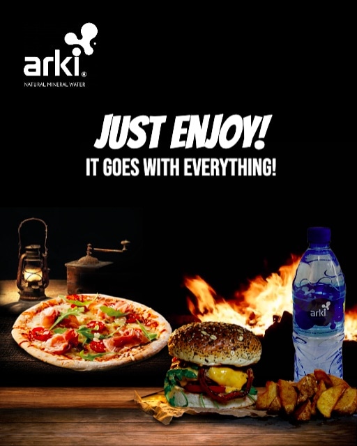 ArkiWater's tweet photo. There are always two types of people 🤷🏽‍♂️  Are you a Burger or Pizza person?

#Arki #Natural #Mineral #Water #Food #Burger #MineralWater #Pizza  #ArkiNaturalMineralWater #Magnesium #Healthy #FastFood https://t.co/SMrsOkvGXn