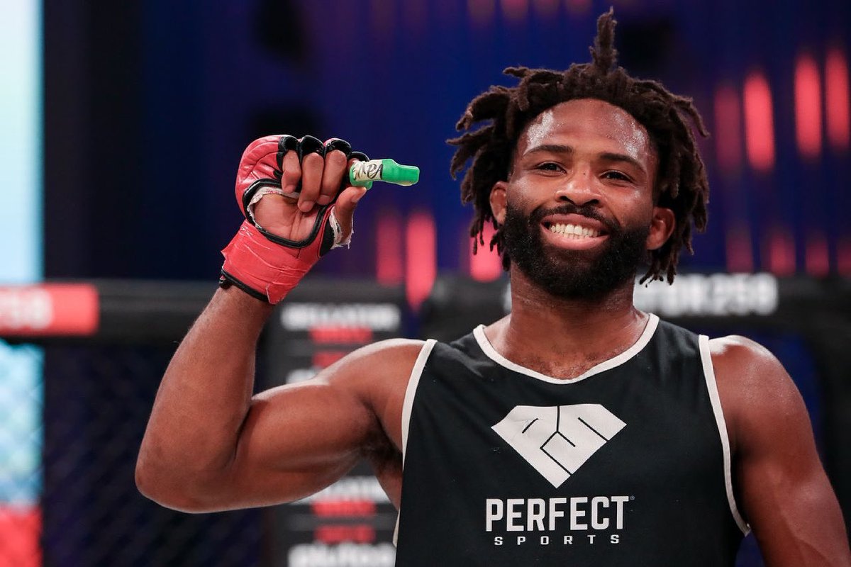 Naija Boy from Houston Tx 💪🏾🇳🇬🤘🏾
#SupaStots

S/O to <a href="/dcmouthguards/">DC Mouthguards</a> for always protecting my grill 😬