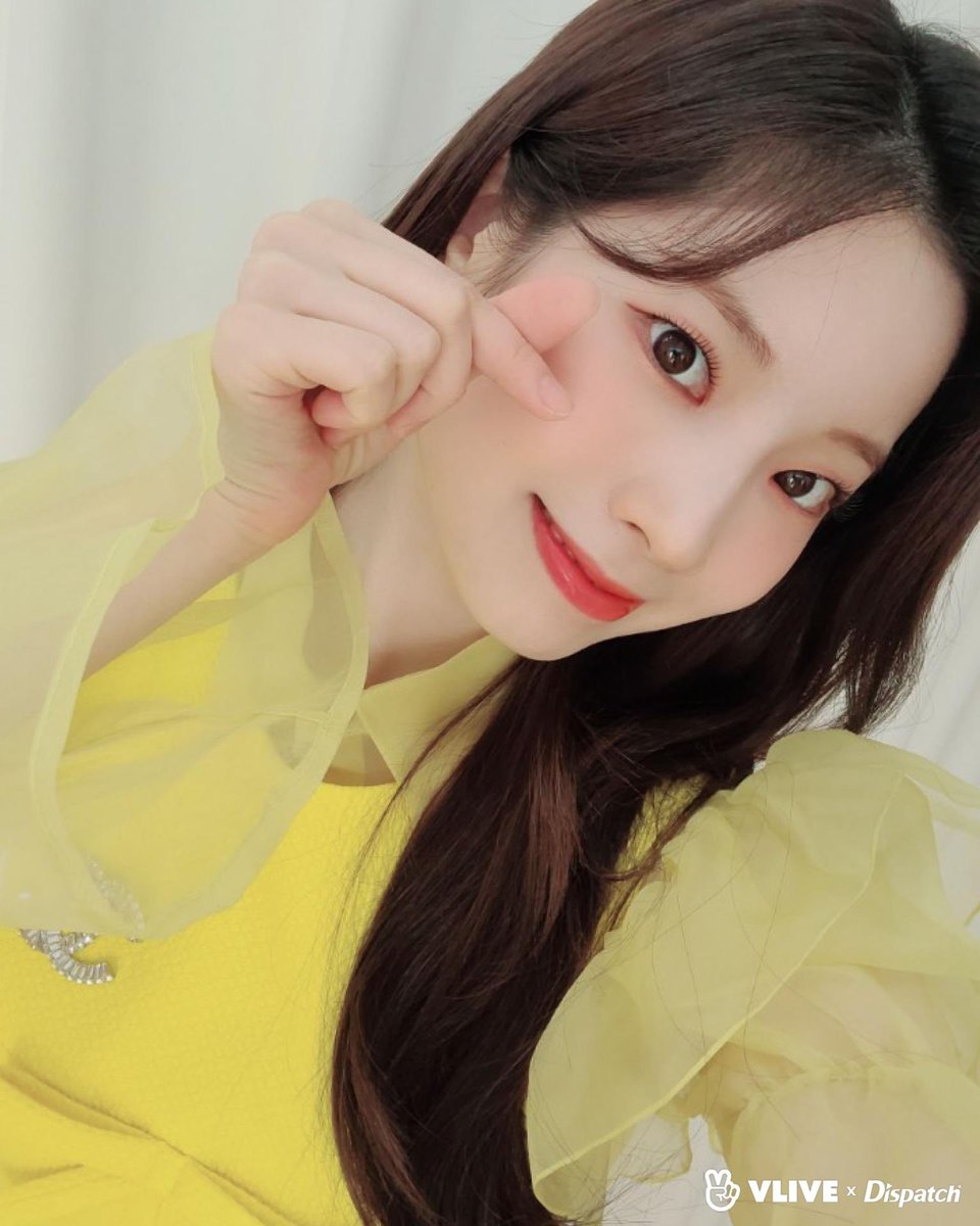 TWICE_Indonesia's tweet photo. ONCE! Let's celebrate our DAHYUN's birthday with these hashtags! 🥳

#QueenDAHYUNDay
#찬란한_그대_바로_김다현

Let's drop the tags NOW!👇🥰
#TWICE #트와이스 @JYPETWICE https://t.co/7LbXIPPW9f