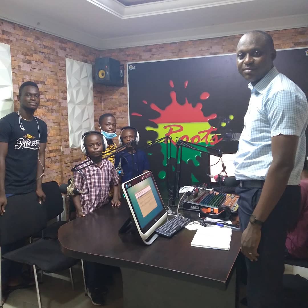 cunlexie's tweet photo. Myself, AbdulRaman, Emmanuel & Abdulahi after today's segment of Infotech solutions in celebration of Children's day, we had extensive discussion on Kids and Technology; Benefits and Risks
#ICTLIVE #INFOTECHsolutions https://t.co/1jkscxgD4D