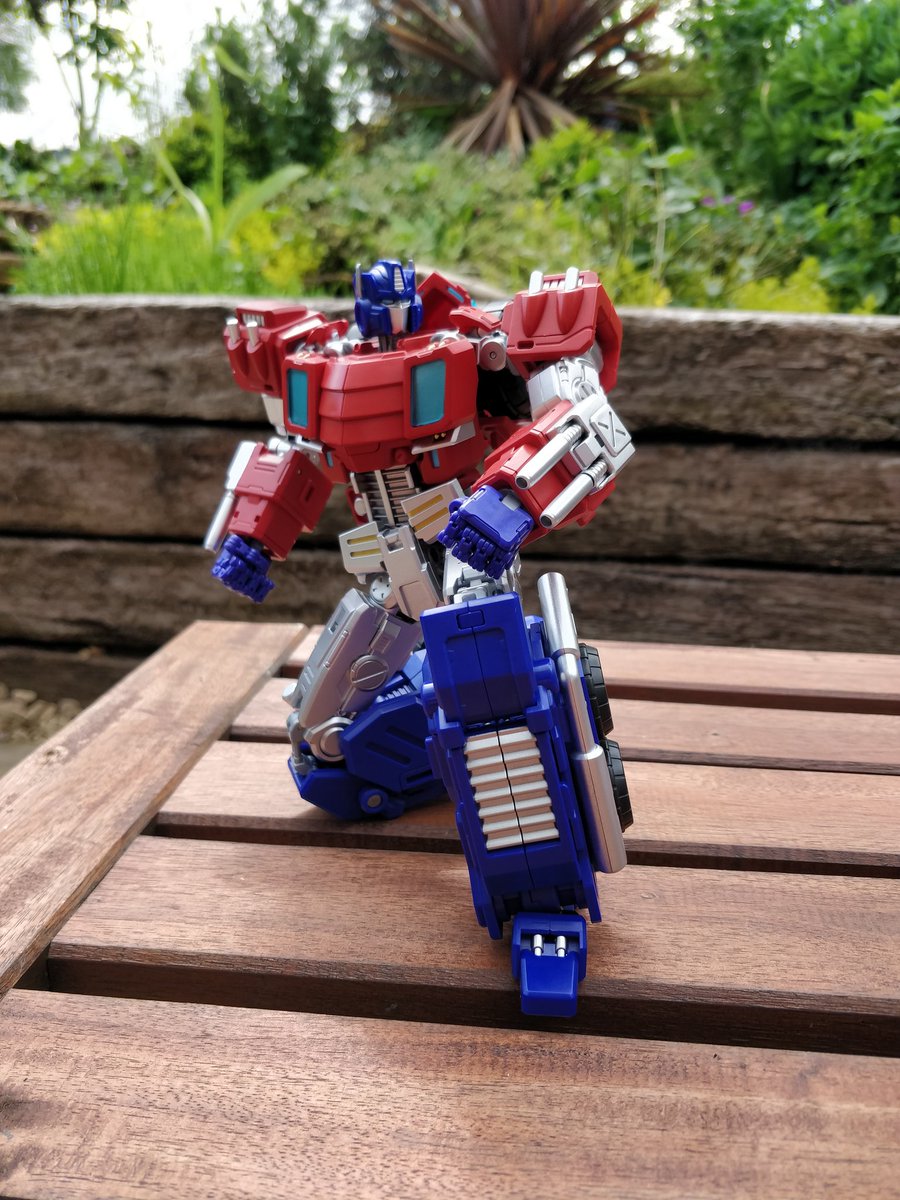 Praetorae's tweet photo. Treated myself to Mastermind-creations "Optus Pexus" and he arrived yesterday. He is AMAZING! Feels so good in hand, and the poseability of the joints is unreal. #transformers #optuspexus https://t.co/On10PurAbP