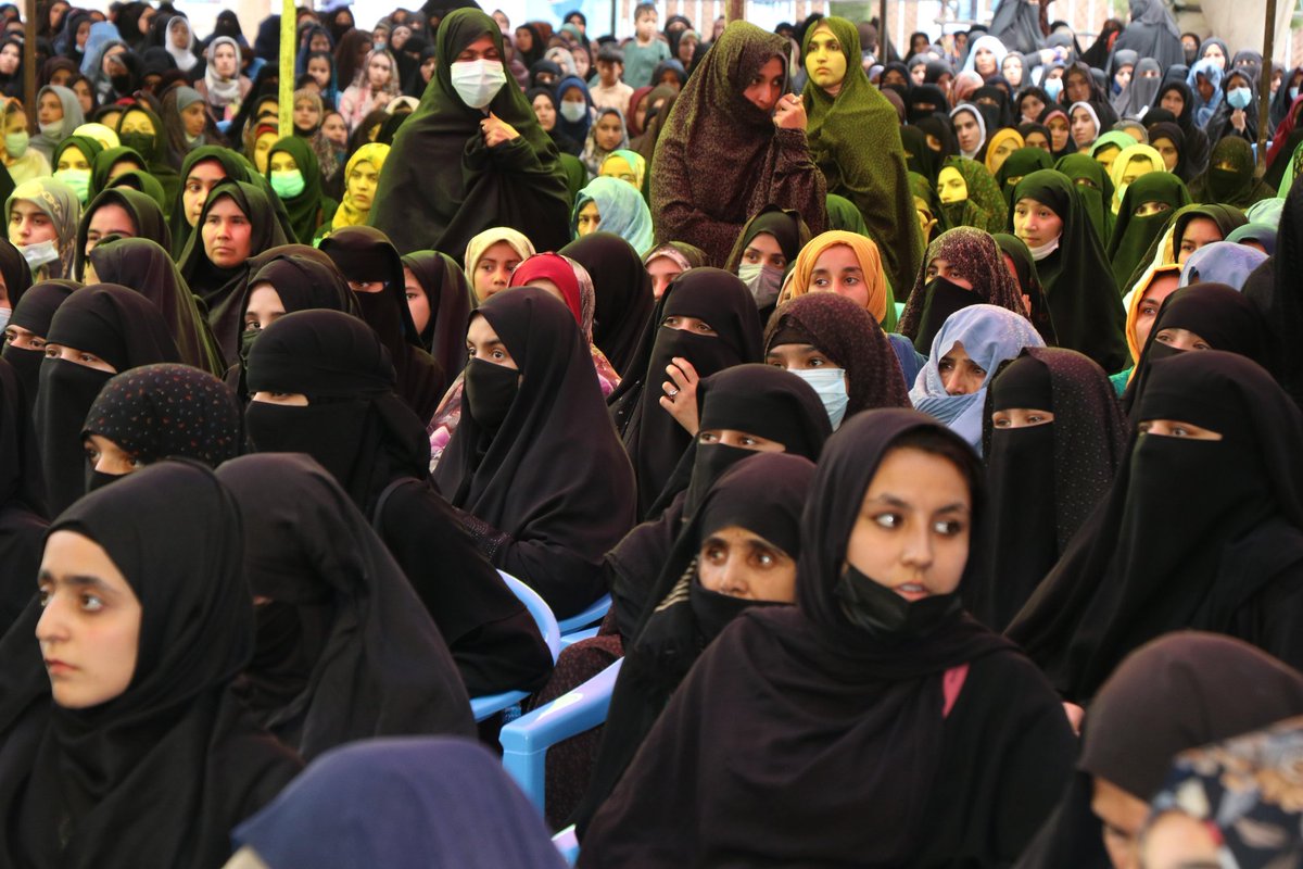 Afg_Today2019's tweet photo. عالمان دین و فعالان زن در #هرات در همایش مشترک:
"دوام جنگ هیچ مشروعیت ندارد. ما هم حق زندگی در فضای صلح آمیز را داریم."
#WillForPeace #ShowYourCommitment https://t.co/oMCjnrs18r