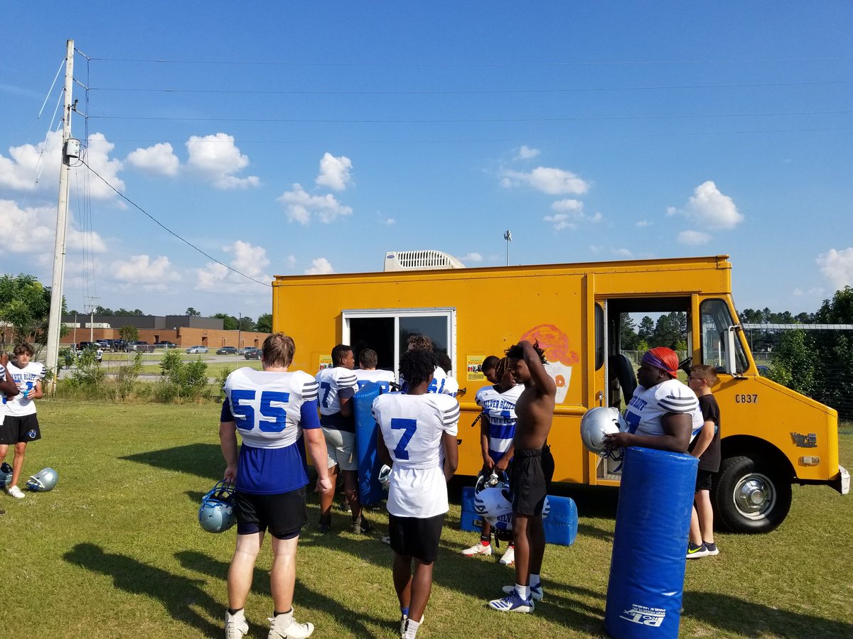 DBryant18's tweet image. Special thanks to Mr. Anthony Simpkins  and Frozen Delight for providing the @SilverBluffFB players with some delicious Italian Ice to cool off after practice. Special thanks to Mr. Ricardo Jones for hooking this up for the boys. 

#OneDog #DogStrong