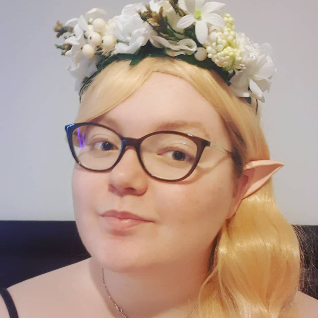 New wigs and flower crowns! Please excuse the hideous lack of makeup 🤣 #Cosplay #NewWigs #fantasy