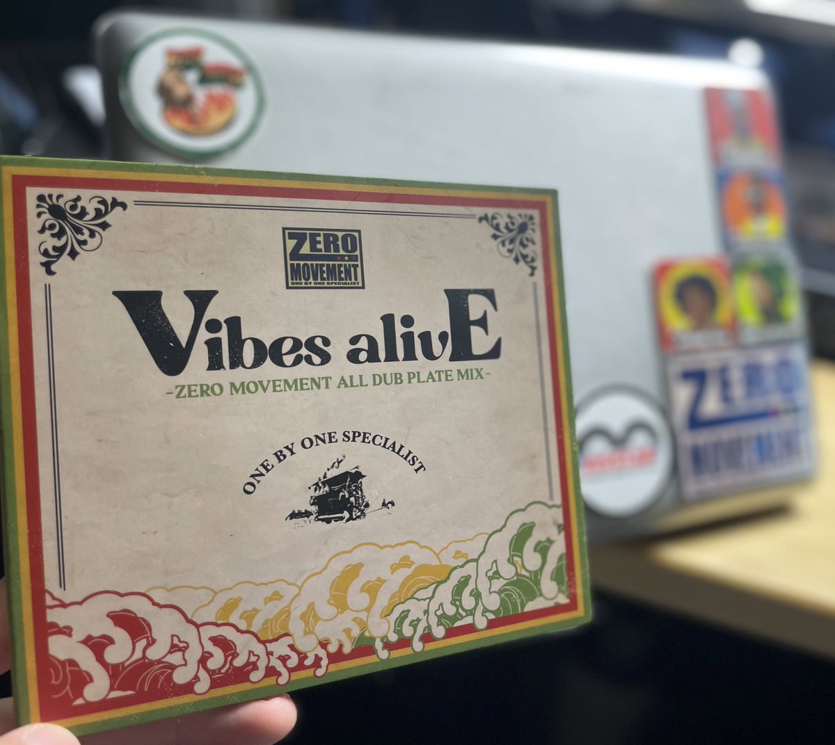 moonshow_jw's tweet photo. 『 VIBES ALIVE 』ZERO MOVEMENT
ALL DUB PLATE MIX

YARD STUDIOで自分が録音したDUBも
このMIXに収録されてます🔊
愛が詰まりまくってて良いDUB MIXです‼️

#zeromovement
#vibesalive https://t.co/s7wtddlp6Z