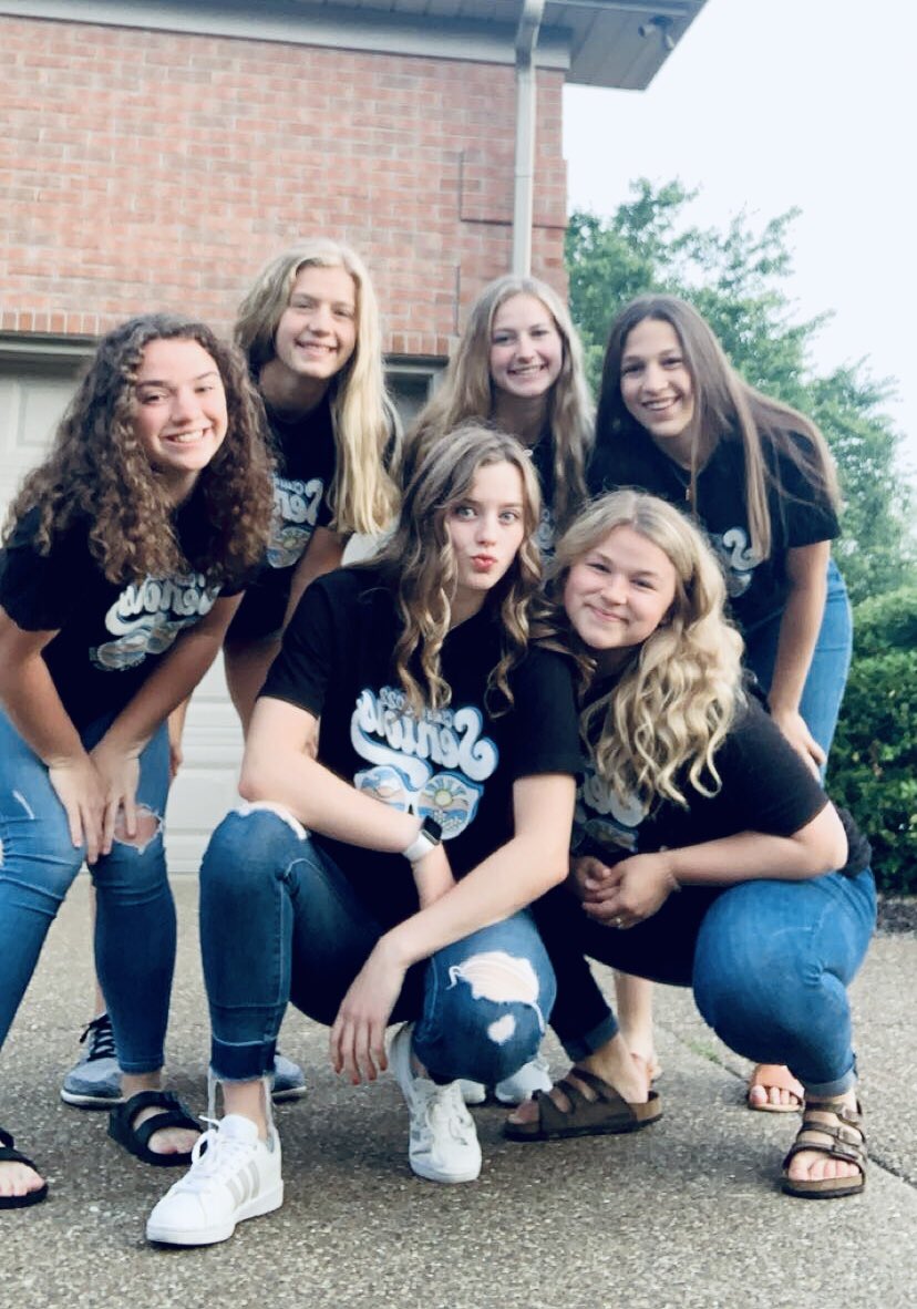 kain_kristi's tweet photo. Nope... i’m going to ignore those shirts you have on...@MeganKain2  @campbellmcbrid2 @niehaus_natalie 😬 #lastdayofschool #seniors #castlehighschool https://t.co/h5P6TFwcjA