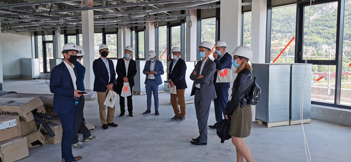 CASudRhoneAlpes's tweet photo. Visite du futur #Yspot Partners avec les principaux acteurs de ce lieu dédié à l'innovation collaborative situé sur la #presquile au cœur de l'écosystème grenoblois
#Coopération #synergie #innovation https://t.co/eLwac7HDbq