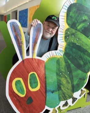 JoinWeekdays's tweet photo. "You, little caterpillar, can grow up into a beautiful butterfly and fly into the world with your talent."

- author of The Very Hungry Caterpillar @ericcarle, RIP. 

https://t.co/6ZNhP68miv https://t.co/Z3MeRh61lW