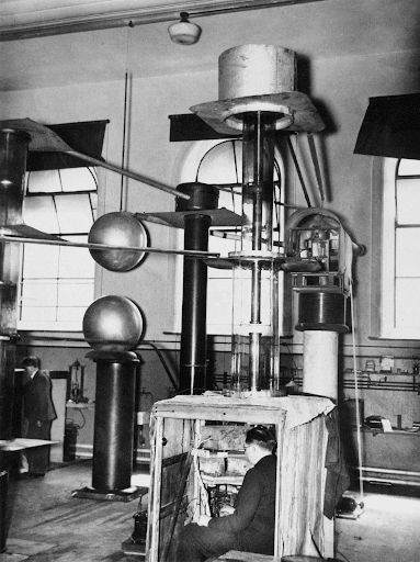 PPD_STFC's tweet photo. #OTD in 1897 John Cockcroft was born. He was a student of the famous Ernest Rutherford, and would go on to win a Nobel prize for the development of an accelerator powerful enough to split the atom!

👉 To find out more look here: https://t.co/AnTCJJZTT3 https://t.co/ozGvTZYN8e