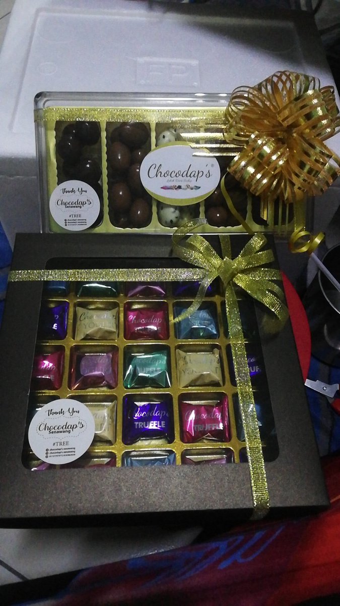 alongrina's tweet photo. Surrounds yourself with chocolate... You'll be happy 💕
#coklatsedap #chocodaps
#iamofficialagent #letsdoit https://t.co/t5uEZyLuou