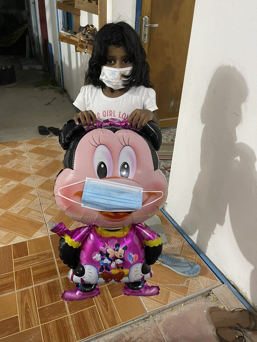 IbrahimShad's tweet photo. When my 4yr old insisted me to have a mask for her foil balloon character.
@thahamas
#MaskUpMaldives https://t.co/31Iou8EzrX