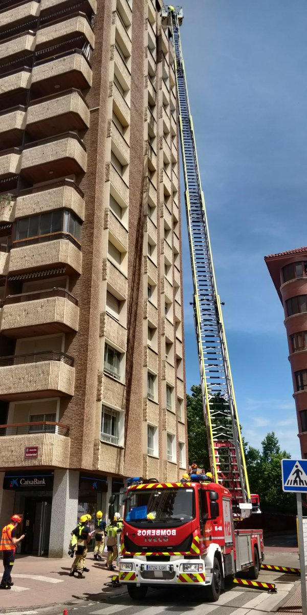 Hoy finalizamos formación de uso operativo de autoescala E48 realizando por 20 efectivos 
impartido por <a href="/jhernandod/">Jesús Hernando</a> gracias por tu profesionalidad