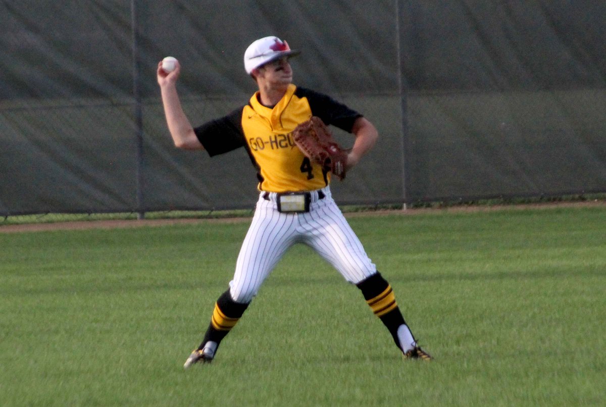 TylerPoslosky's tweet photo. PHOTOS: From Wednesday’s @GoHawkBaseball - #WestDelaware baseball game. @GravenCarson @Chance43401244 @DylanStockdale3 @Luke_Shover  #iahsbsb https://t.co/9JJBbqmWw1
