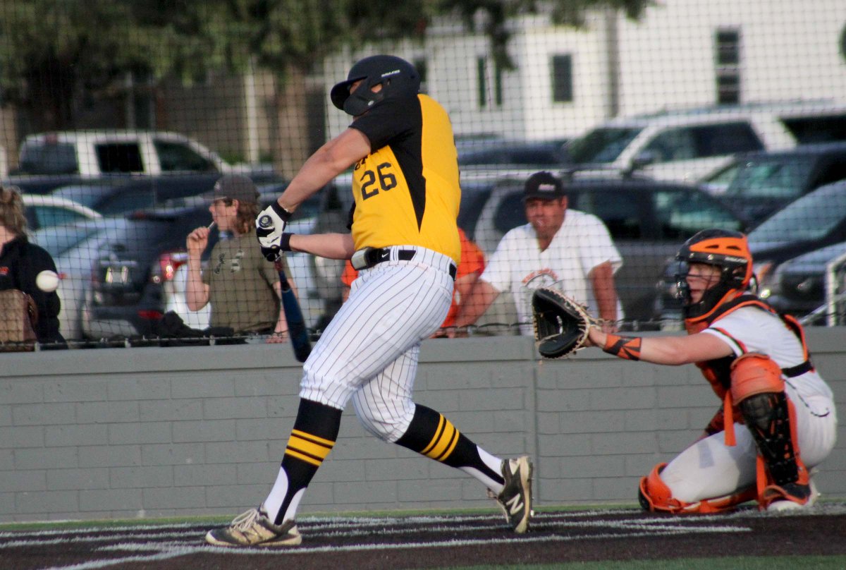 TylerPoslosky's tweet photo. PHOTOS: From Wednesday’s @GoHawkBaseball - #WestDelaware baseball game. @GravenCarson @Chance43401244 @DylanStockdale3 @Luke_Shover  #iahsbsb https://t.co/9JJBbqmWw1