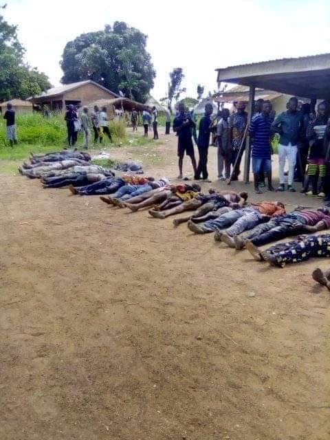 Oye_Dot's tweet photo. When Israel and Palestine were at war for about 8 days d world was alarmed and everybody was shouting but In Nig serious genocide is on going against Christians in total blackout of d press, in Benue today this is what fulani herdsmen killed over 100 people, d world is quiet https://t.co/HDLnGYUHZP