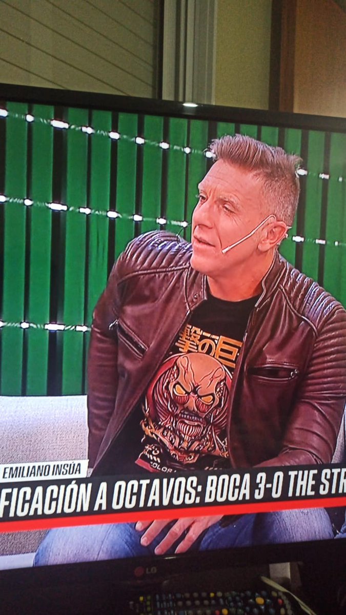 Si, Fantino tiene puesta una remera de Shingeki no Kiojin. Pero igual de cierto que esa remera es el uniforme del tipo argentino que atraviesa su middlelife crisis