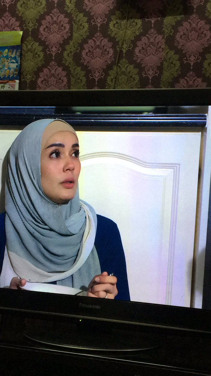 NatsyaCo's tweet photo. Dia nak makan je weh naz kau pehal laa bodoj nye lahh . Ya allah 😭😭 #rinduawakseparuhnyawa https://t.co/mN3xx3F9dT