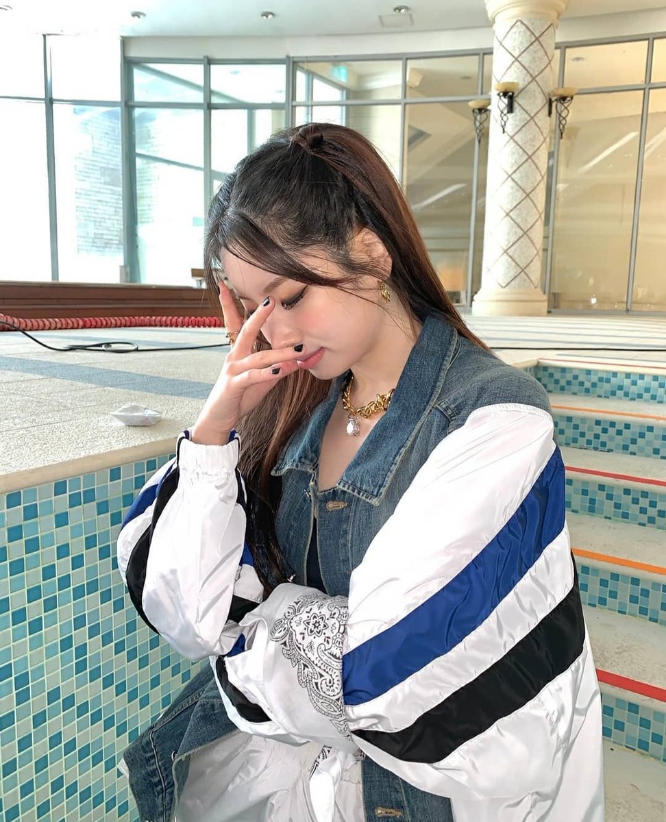 ollyssi's tweet photo. KIM DAHYUN 🦅

Happiest birthday, Dahyunie! Continue to be the queen that you are. Hope you'll get lots of chocolates as well as unli cookies and cream shakes today! Love you @JYPETWICE! 🤍

#TWICE #트와이스 #DAHYUN #다현
#HappyDAHYUNDay #QueenDAHYUNDay
#찬란한_그대_바로_김다현 https://t.co/UrHteDC9hG