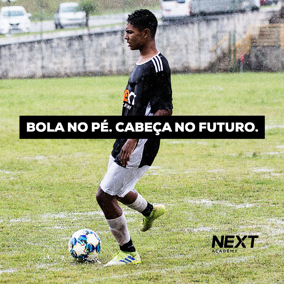 _nextacademy's tweet photo. Com a cabeça boa e o pé calibrado, ninguém segura.🔥⚽

#NextAcademy #IntercâmbioEsportivo #Futebol #Educação https://t.co/i6keZQEeyF