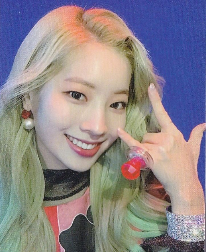 EGIRLDAHY's tweet photo. happy birthday to our dahyun ! enjoy your day and thanks for everything ! i love you so much <3

OUR ACE DAHYUN DAY
#HappyDAHYUNDay
#QueenDAHYUNDay
#찬란한_그대_바로_김다현
@JYPETWICE https://t.co/grshhnTsdc