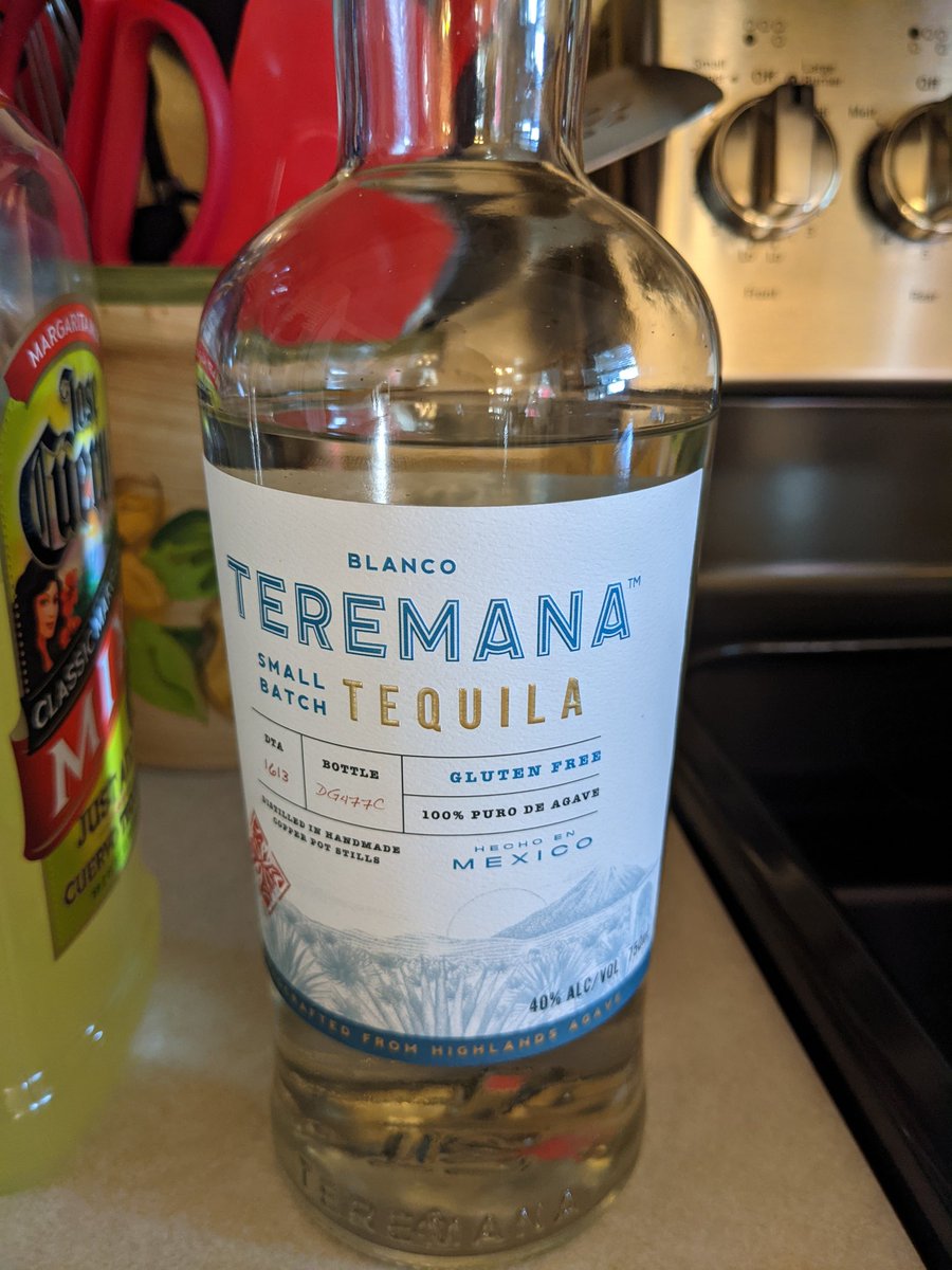 ChefJeffToback's tweet photo. @TheRock this is by far the best tequila I have ever drank. Super smooth, if your not drinking this your living life wrong. https://t.co/UL559mJ0iv
