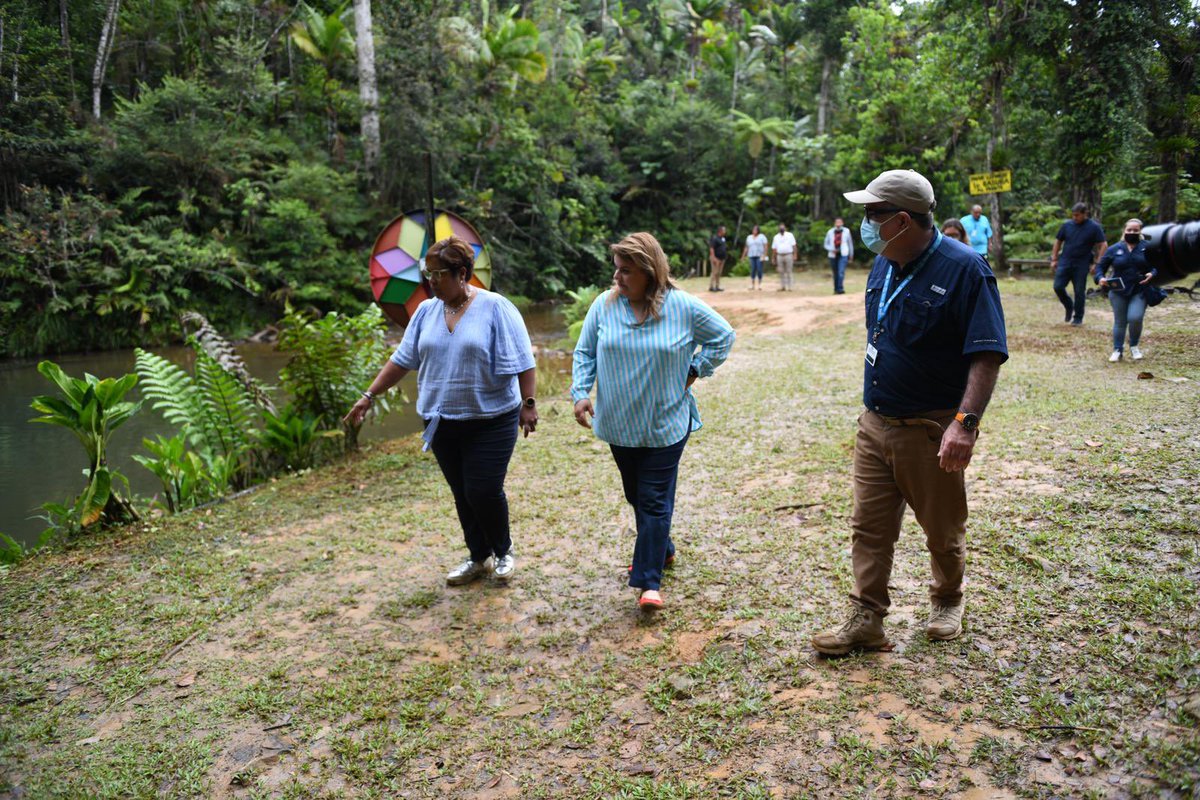 Jenniffer's tweet photo. Junto a @MSanchezNeris @fema @Cor3pr @DRNAGPR @DptoAgricultura inspeccionamos #CharcoAzul, el Bosque Forestal parte del bosque Carite y la villa pesquera para asegurarnos que las necesidades de arreglo estén contempladas en las solicitudes de fondos de FEMA. https://t.co/9X8JDgrSH4