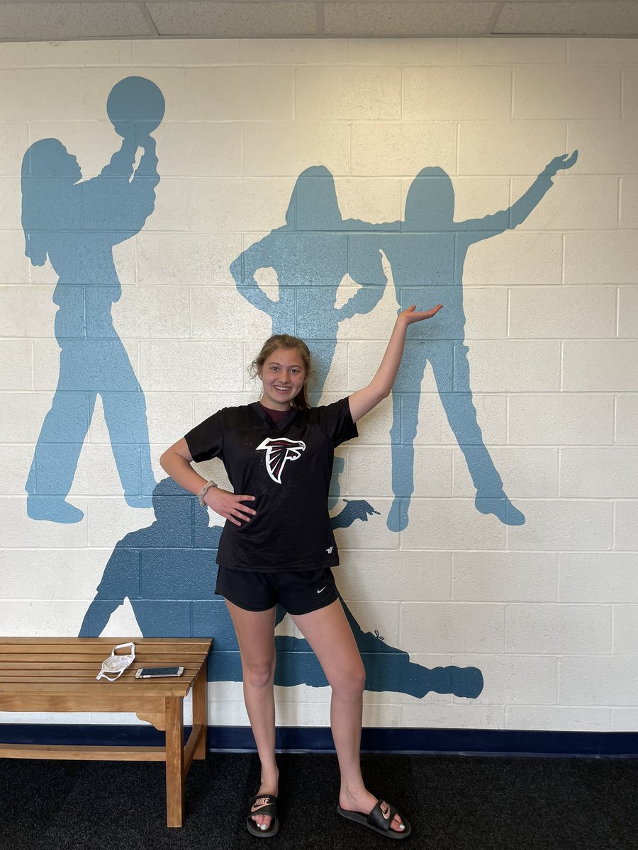 25 years ago my friend posed for the mural in the 6th grade center at Rockwood South. Today, I took her daughter’s picture in front of it as she graduated 8th grade. #rsmsrocks #alumniemployee #thethingsyouknow