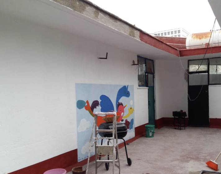 DanielareaRea's tweet photo. Mis hijas hicieron este mural en la azotea del edificio, en nuestro pedazo de pared que no da a la calle, los vecinos lo quieren borrar xq se ve feo y es área común. No mamar, un año encerradas, intentado hacer algo bonito, que les de aire... quiero llorar de coraje https://t.co/lXhwcp7viz