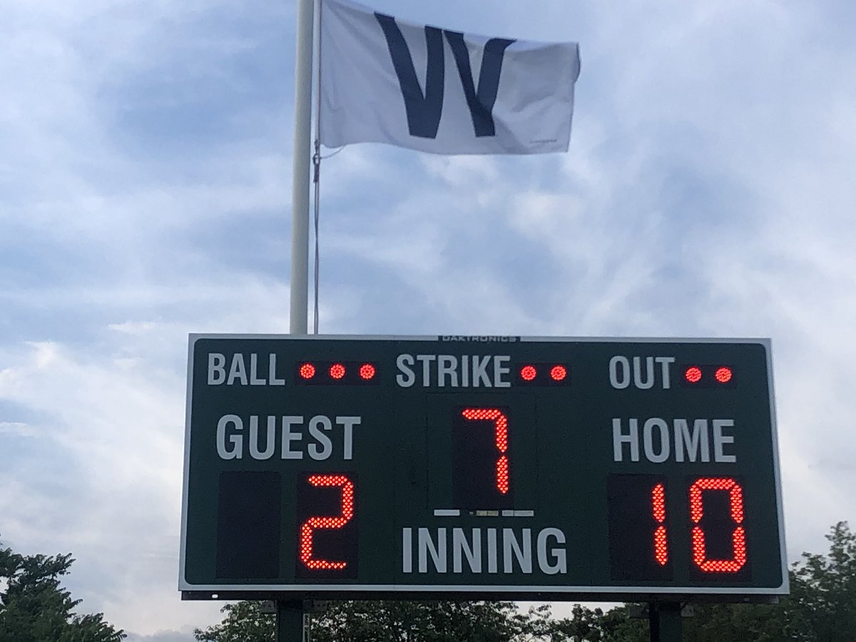 Hawks are on to the Regional Finals on Monday!! Let’s get a crowd!!! <a href="/BartlettHawksAD/">Jeff Bral</a> <a href="/MDemovsky/">Michael Demovsky</a> @PBRIllinois <a href="/FearNation_BHS/">Fear Nation</a>