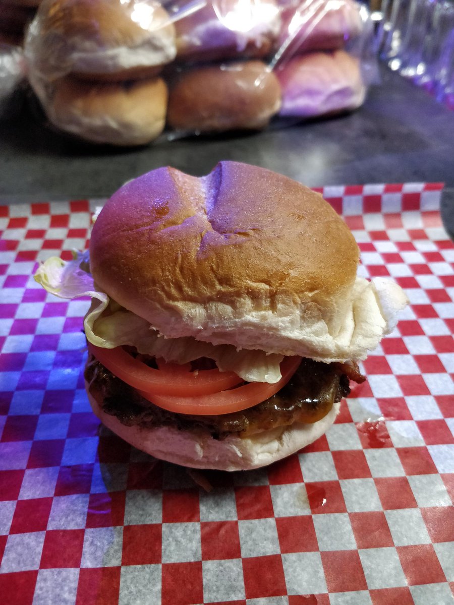 ezymode's tweet photo. We have been working to perfect our menu and achieve, not only customer satisfaction, but overall 'droolability'! We have recently added the Windsor renowned Stiemar Bread POTATO BUN! These buns definitely give our burgers an upgrade. Order today to try it out yourself 😃 https://t.co/fUWw77qi3I