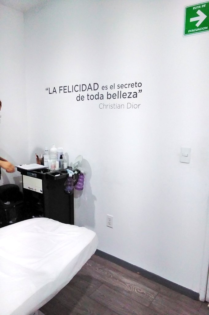 BlueRonces's tweet photo. Sesión de depilado!!!! #BODYBRITE 💗🌷 https://t.co/UCKkgWwuvs
