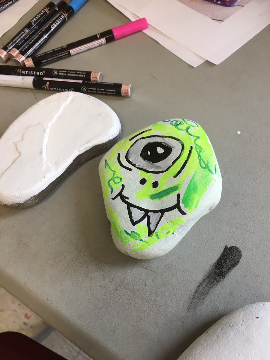 mrwinslowroom14's tweet photo. Making Alien and Monster rocks at Advantages this afternoon... #lyonsschool https://t.co/HcjlMQ3Tbt