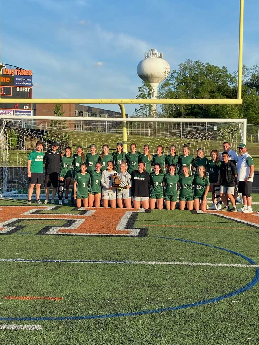 BgordonBrian's tweet photo. 2021 District Champs!!! Novi Wildcats!! https://t.co/qIjgpdBack