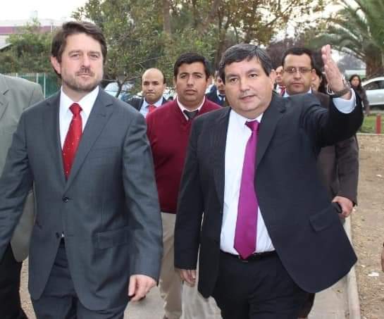 JoviNomas's tweet photo. Claudio Orrego #DC, no quiere que se sepa que trabajó con Miguel Ángel Aguilera, narcopolítico #PS, Alcalde reelecto San Ramón con posible fraude electoral, lo que derivó en una nueva votación. Basta de corrupción de los de siempre.
#KarinaOlivaGobernadora https://t.co/XrporChFLe