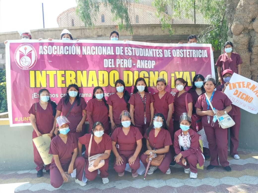 OefpObstetricia's tweet photo. Ellos también te atenderán, ellos también pondrán su vida en peligro por cuidarte la tuya, no los dejes solos, esta es su lucha, tú lucha. 
#LeyInternadoYa #LineamientosYa #MEFIneficiente
#MINSAIneficiente
@Minsa_Peru
@MEF_Peru
@ougarteu
@WaldoMendozaB
@CharitoParedes5 https://t.co/pqrrOGuXGL