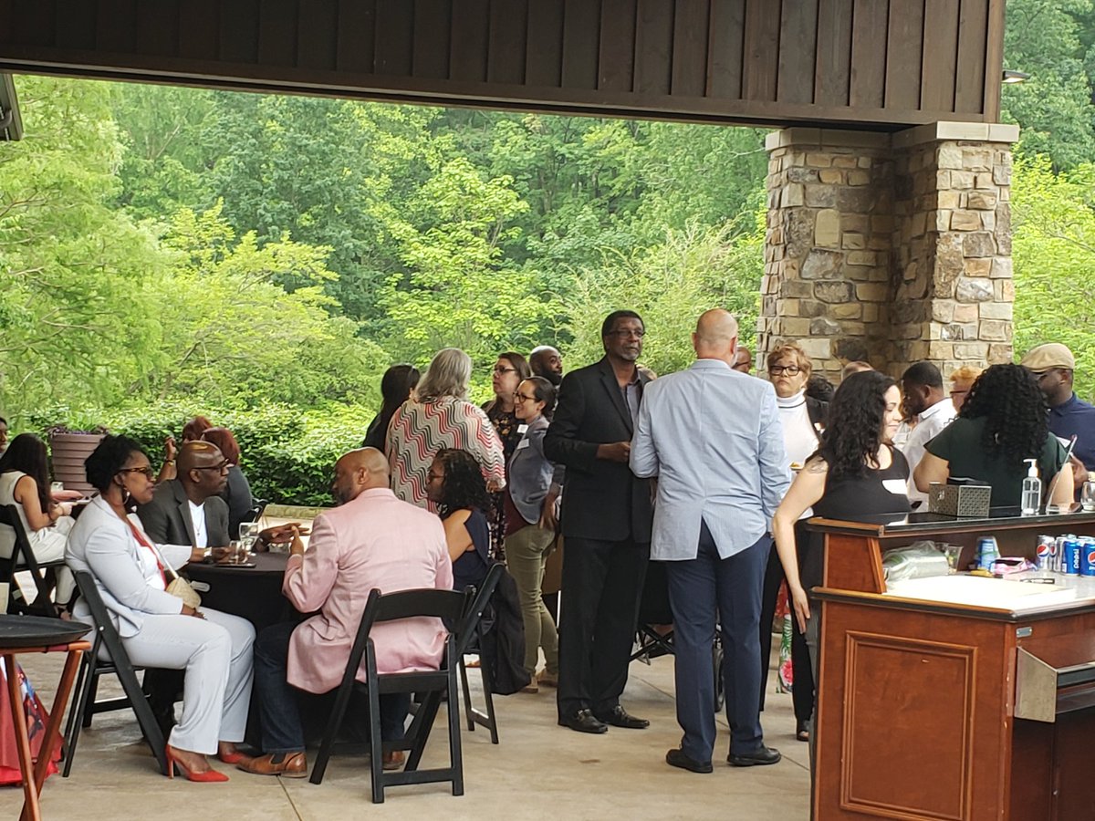 EricGordon_CEO's tweet photo. Thank you to the @CleveFoundation and The George Gund Foundation for honoring our @CLEMetroSchools principals and school based leaders for their hard work this year! And thank you CMSD leaders for EVERYTHING you did for our scholars, families, and educators! https://t.co/1hMzRAjNQC
