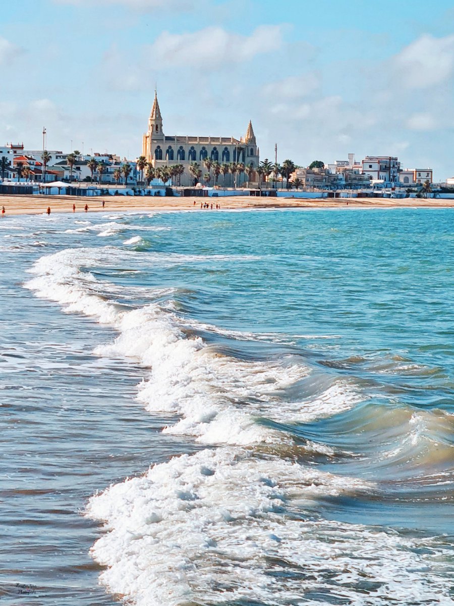 Petiscosgalegos's tweet photo. Abrumados por la belleza de este paraiso de la provincia de Cádiz!!!
• El Faro de Chipiona
• El Santuario de la Virgen de Regla
• El Mausoleo de Rocio Jurado
• El Castillo de Chipiona 
#ChipionaNatural #CadizQuiereVerte @aytochipiona
@ChipionaN @spain https://t.co/k2Bo09wNcQ