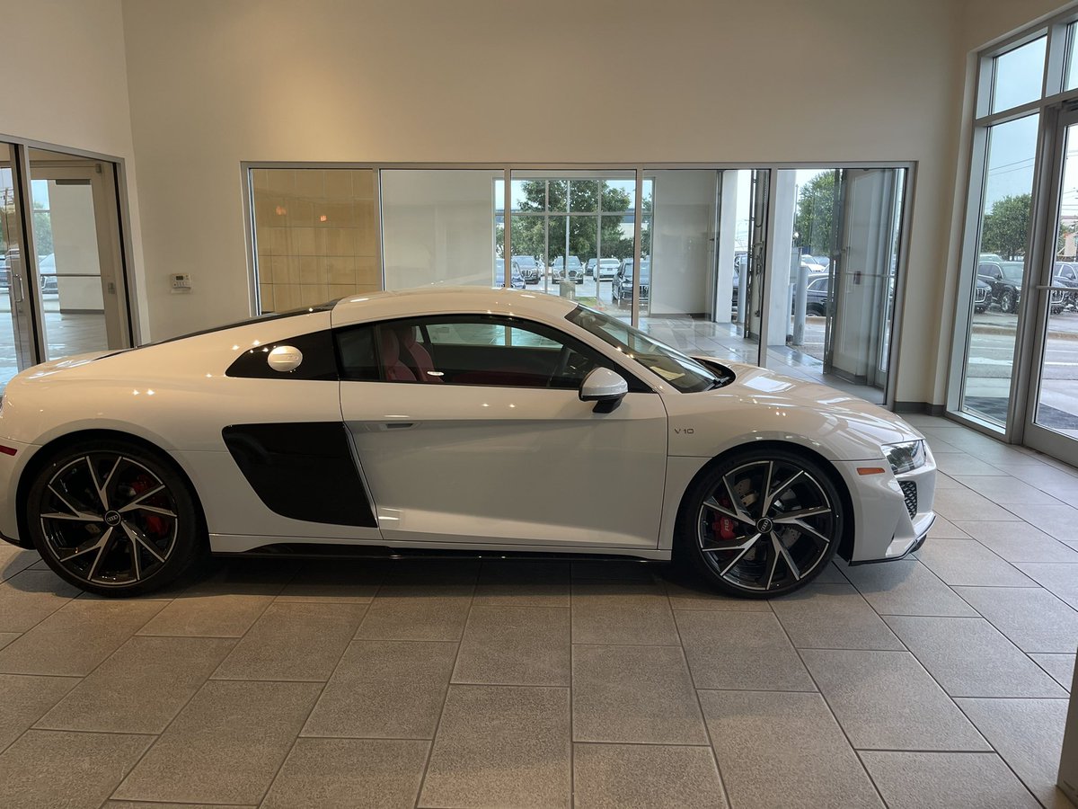 REALMizkif's tweet photo. 50k likes and I’ll buy this right now https://t.co/h0OW5zzQXS