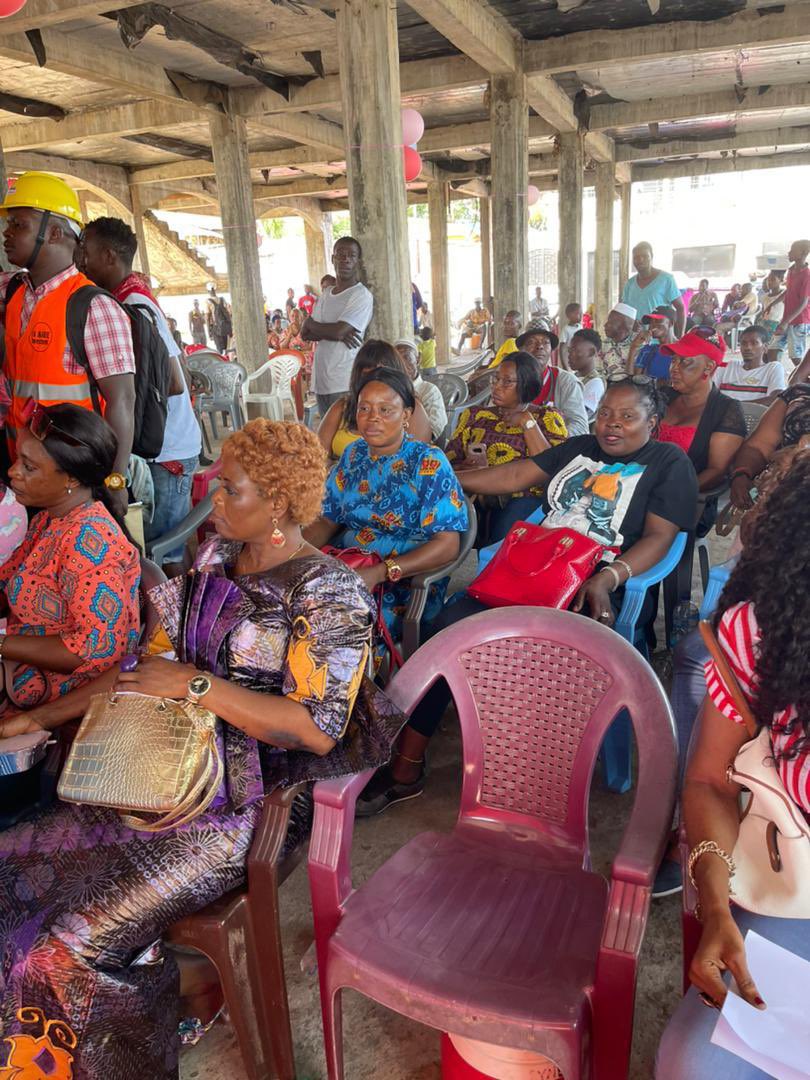 yakisawyerr's tweet photo. Works have started 4 completion of Wilberforce Market after it stalled for 4 years due to lack of funds. With funds from @BloombergDotOrg &amp; #FCC #PropertyRates, the new market will be completed in 8mths. Safe spaces 4 vulnerable traders &amp; less road congestion #TransformFreetown! https://t.co/kxMHtFxdMK