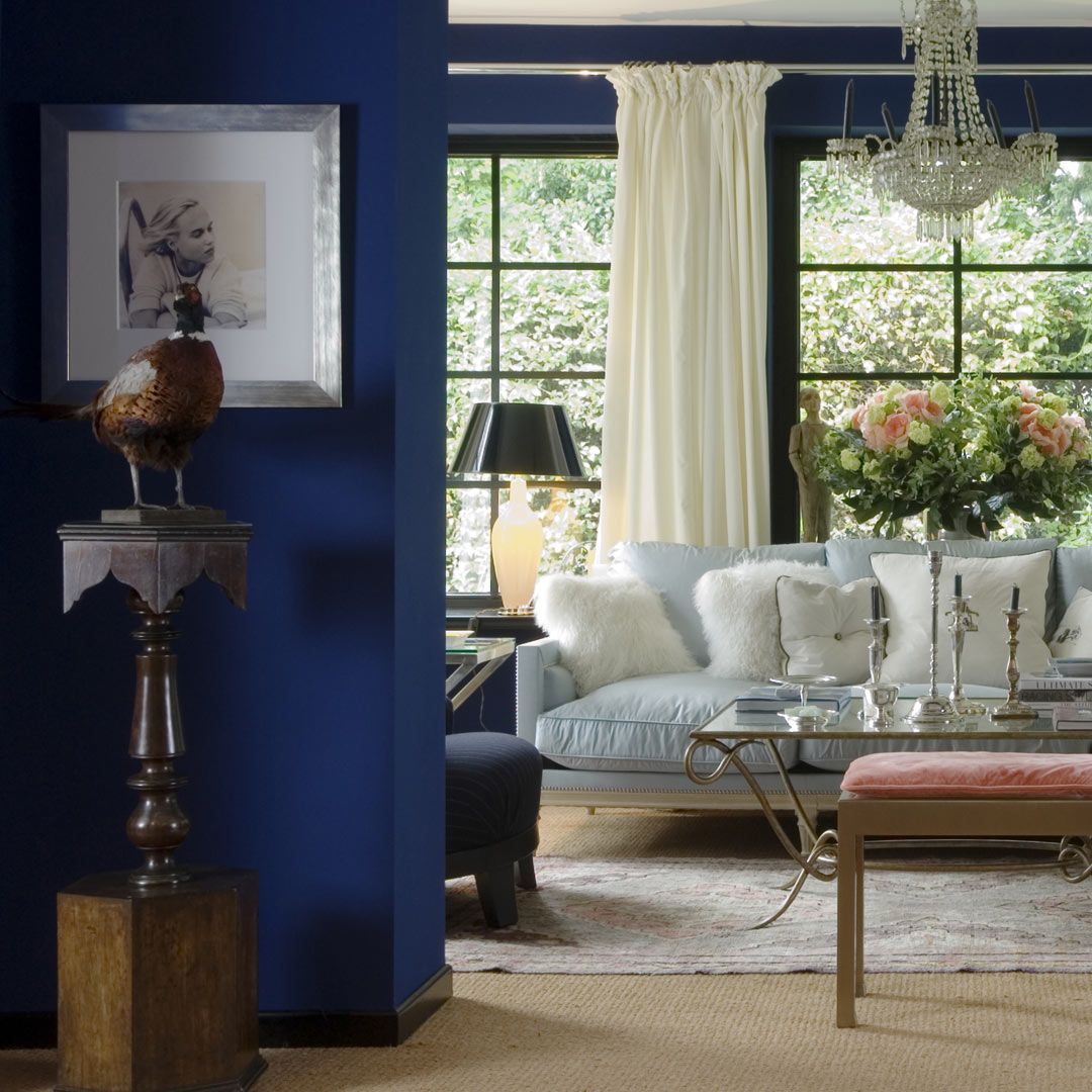 PictureFrames's tweet photo. There be treasure in your space when you decorate with jewel tones.🦜But what should you do accent them?

Bright, light décor pieces like silver and gold frames will make your space shine brighter than a chest of buried gold. #framingjoy https://t.co/NL9a18hOL7