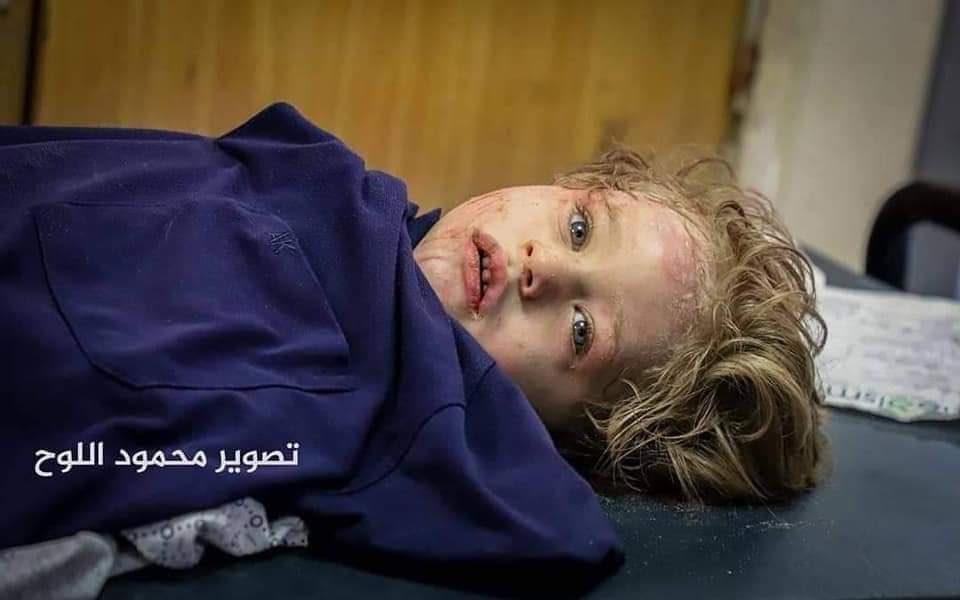 RamAbdu's tweet photo. This child, 3 years old, has become an orphan for the second time today. His mother died while giving birth to him and his aunt who took care of him since birth was seriously injured during the Israeli onslaught on Gaza. His aunt died today and won't take care of him anymore. https://t.co/FN938EGNMW