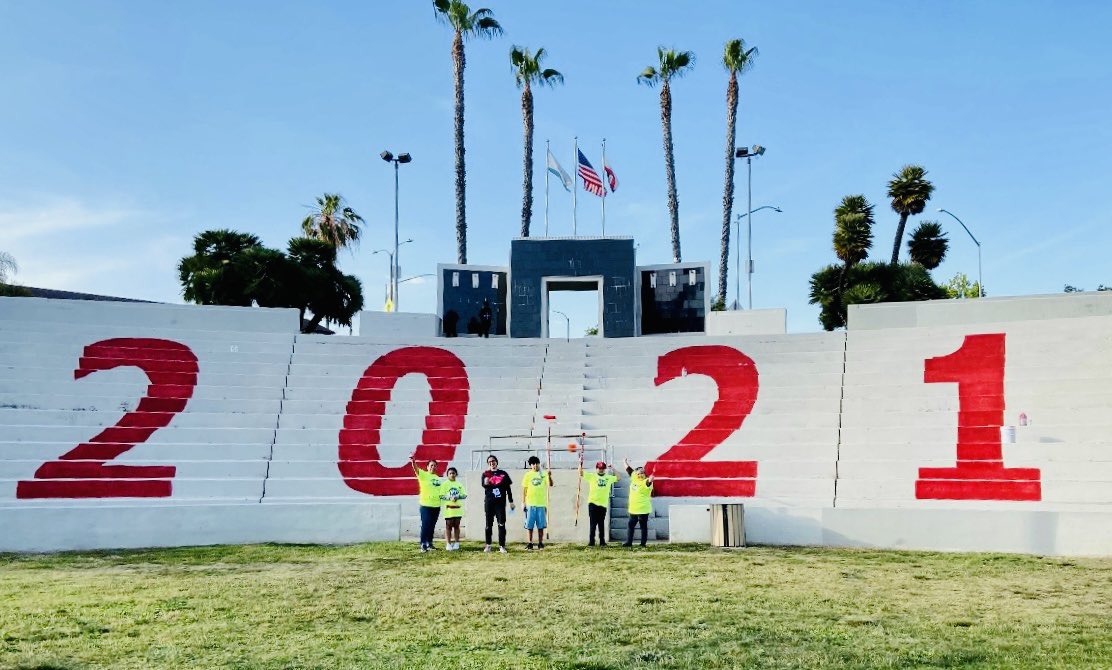 alesotelosolis's tweet photo. 🎓Grads: So proud of you &amp; all you’ve overcome this pandemic year! Surprise: A graduation mural is up @CityOfNatlCity Kimball Park Bowl to celebrate YOU! It’s temporary but stop by anytime, stay6ft apart &amp; wear ur masks!Seniors pick up your yardsigns @ danceroom after graduation! https://t.co/zwHypcmIXj