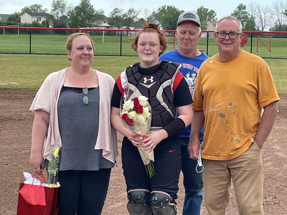 HiltonCadets's tweet photo. Thanks to our @HiltonSoftball seniors Leah Davis, Celeste Dzielski, Mackenzie Pearson and Anna Smith #GoCadets https://t.co/o1vTxWsieX