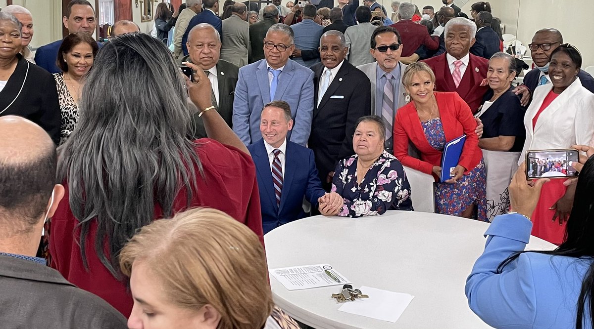 RobAstorino's tweet photo. Great to be with my friends at the New York Hispanic Clergy Organization this morning in the Bronx. They strongly support my opportunity, affordability and empowerment agenda. https://t.co/9PISeefrqt