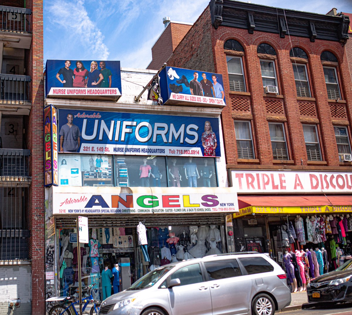 fotogosaurus's tweet photo. angels https://t.co/PcD00y3IJg #uniforms #angels #NYC #bronx #NewYorkCity #shopping #StreetPhoto #StreetPhotography #InTheStreets #outfits #adorable #clothes #OutInTheStreets #moment #pause https://t.co/amJT7aEpL3