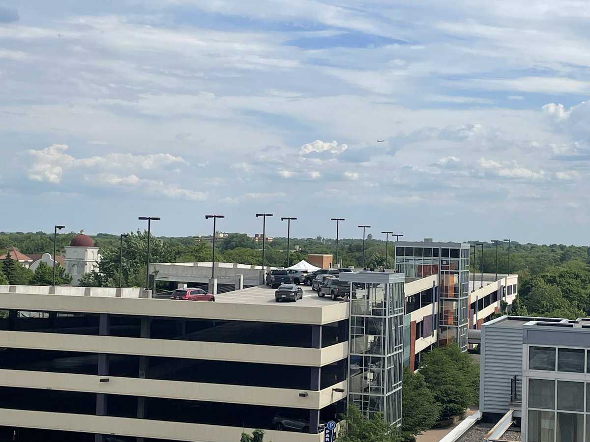 MarielleMohs's tweet photo. Here’s another vantage point from rooftop of Stella’s Fish Cafe. You can see a heavy law enforcement presence. I just spoke with a witness who said he heard 8-12 gun shots, saw a woman get handcuffed and taken away and saw a man on the ground, officers started giving CPR #WCCO https://t.co/6Bj69J9K6O