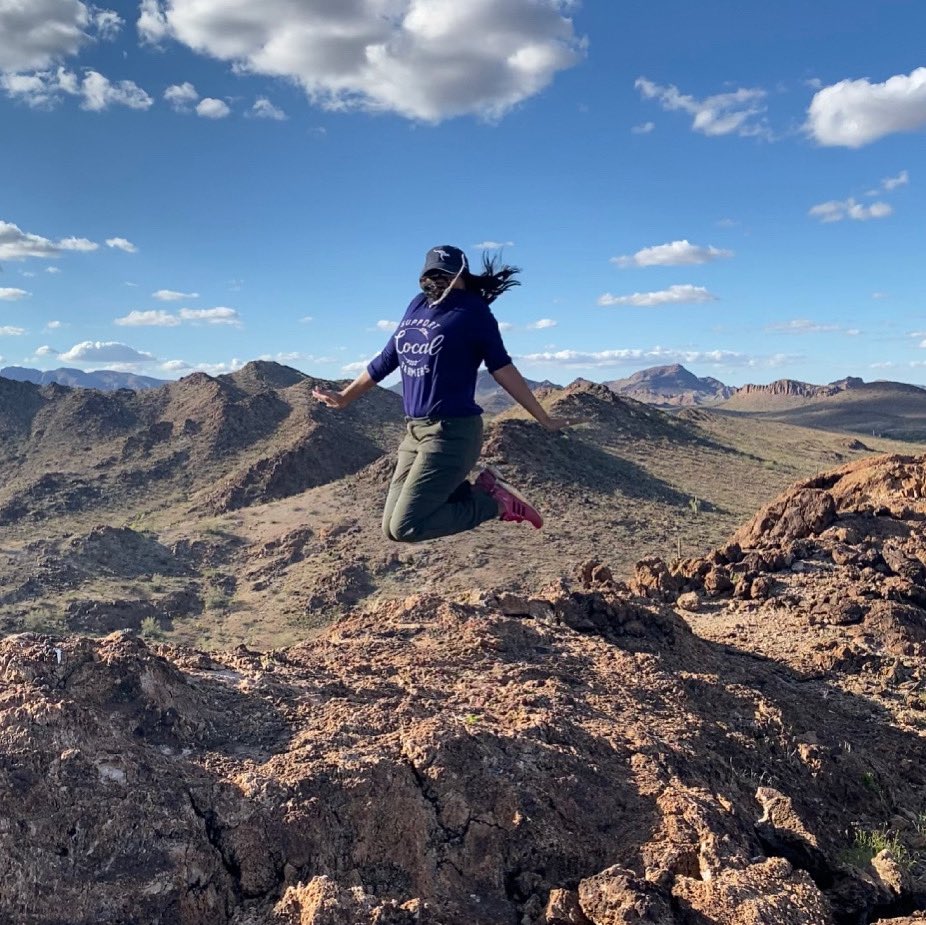 JodisBox's tweet photo. 🥾🥾Jumping into #thursdayvibes like…
#jumpingPic #me #PhotoOfTheDay #hikerGirl #PodcastLife #photography #NoFilter https://t.co/ytKn48pjKm