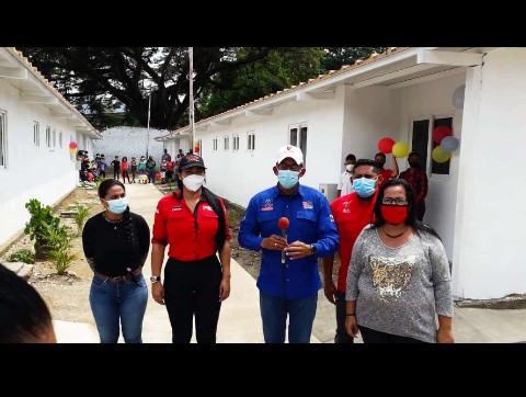 Redescarabobo21's tweet photo. Carabobo beneficia a las familia con una vivienda digna para nuestro pueblo. 
@Minhvi_Oficial 
@IMVillarroel1 
@jhoagaby 
@PabloMontoyPSUV 
@AlcaldiaSanJoaq https://t.co/jWXqdIjjjQ